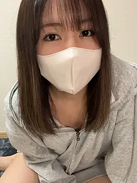 Snapshot of Rui_87 chatting on 02-14-26, 01:35 Rui 87 online show from 02-14-26, 01:35