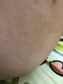 Snapshot of HinayLa chatting on 11-26-25, 08:37 HinayLa online show from 11-26-25, 08:37