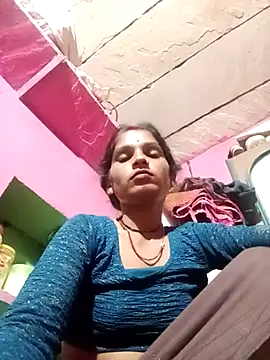 Snapshot of queen_sonam chatting on 10-20-25, 11:27 queen sonam online show from 10-20-25, 11:27
