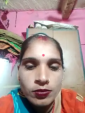 Snapshot of queen_sonam chatting on 10-21-25, 11:33 queen sonam online show from 10-21-25, 11:33