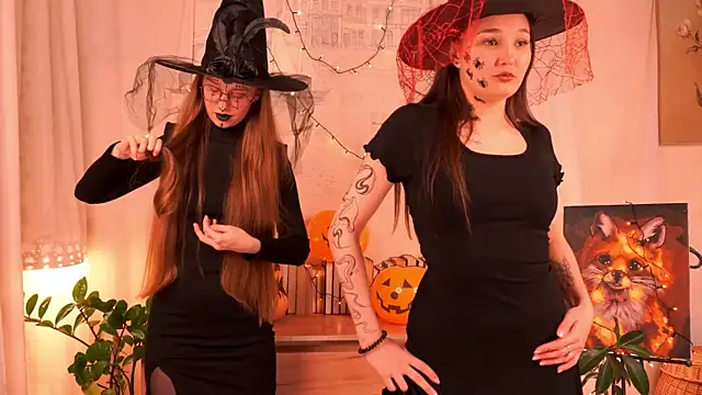 Snapshot of ArianaSweazy chatting on 10-31-25, 02:07 ArianaSweazy online show from 10-31-25, 02:07