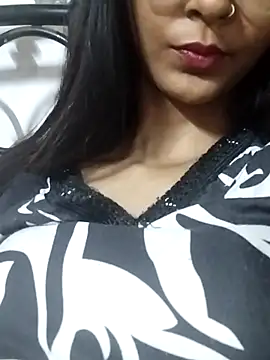 Snapshot of Aaliya_BigBoobs_1 chatting on 12-18-25, 03:40 Aaliya BigBoobs 1 online show from 12-18-25, 03:40