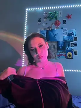 Snapshot of DreamyDiva chatting on 10-26-25, 09:21 DreamyDiva online show from 10-26-25, 09:21