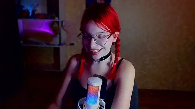 Snapshot of Ploopibonk chatting on 10-19-25, 03:01 Ploopibonk online show from 10-19-25, 03:01