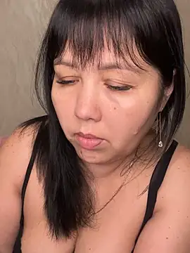 Love  Mom online show from 11-24-25, 03:45