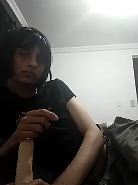 Snapshot of sophiasleepy1 chatting on 11-21-25, 04:44 sophiasleepy1 online show from 11-21-25, 04:44