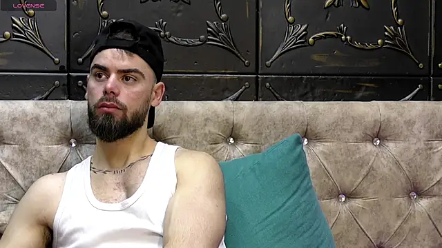 Snapshot of OceannHeart chatting on 11-28-25, 10:01 OceannHeart online show from 11-28-25, 10:01