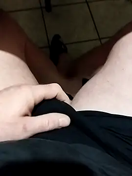 Snapshot of Cedric7653 chatting on 12-22-25, 02:19 Cedric7653 online show from 12-22-25, 02:19