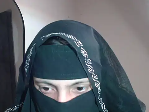 Snapshot of Hottie_hania chatting on 11-11-25, 05:46 Hottie hania online show from 11-11-25, 05:46