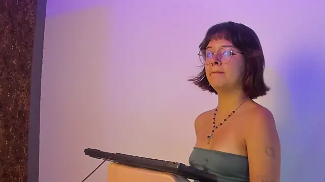 Ivy  storm online show from 11-03-25, 04:41