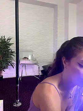 Snapshot of IvorySwan chatting on 12-14-25, 05:35 IvorySwan online show from 12-14-25, 05:35