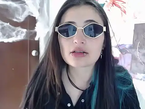 Snapshot of KittenMiss_ chatting on 10-19-25, 07:47 KittenMiss online show from 10-19-25, 07:47