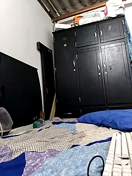 Snapshot of LyliaWood chatting on 10-26-25, 08:59 LyliaWood online show from 10-26-25, 08:59