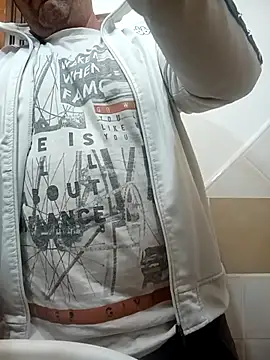 Snapshot of Romaeterna_ chatting on 10-23-25, 11:46 Romaeterna online show from 10-23-25, 11:46