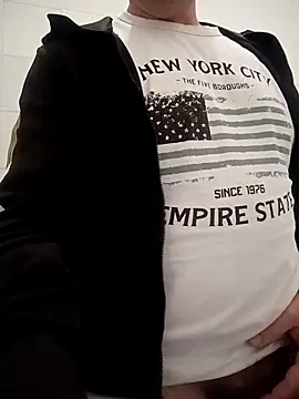 Snapshot of Romaeterna_ chatting on 10-31-25, 07:48 Romaeterna online show from 10-31-25, 07:48