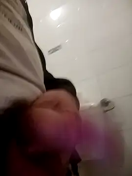 Snapshot of Romaeterna_ chatting on 11-04-25, 05:12 Romaeterna online show from 11-04-25, 05:12