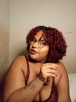 Snapshot of bigfatassmomy chatting on 10-21-25, 02:01 bigfatassmomy online show from 10-21-25, 02:01