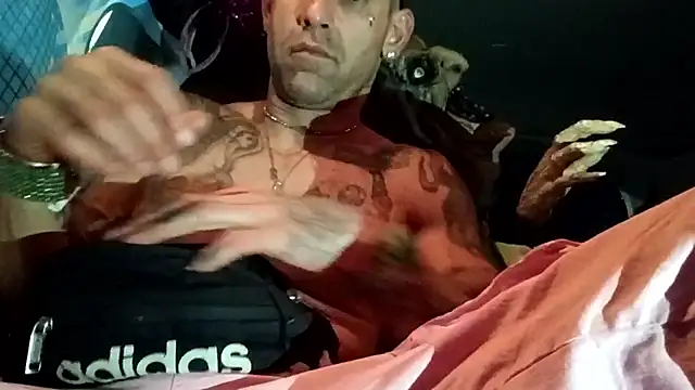 Snapshot of alphacloudGod chatting on 10-25-25, 07:27 alphacloudGod online show from 10-25-25, 07:27