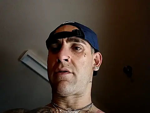 Snapshot of alphacloudGod chatting on 10-29-25, 11:01 alphacloudGod online show from 10-29-25, 11:01