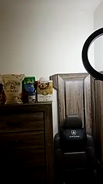 Snapshot of alphacloudGod chatting on 11-15-25, 03:59 alphacloudGod online show from 11-15-25, 03:59