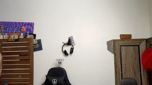 Snapshot of alphacloudGod chatting on 11-22-25, 07:18 alphacloudGod online show from 11-22-25, 07:18