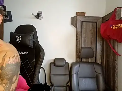 Snapshot of alphacloudGod chatting on 11-22-25, 07:46 alphacloudGod online show from 11-22-25, 07:46