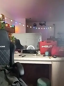 Snapshot of alphacloudGod chatting on 12-16-25, 01:43 alphacloudGod online show from 12-16-25, 01:43