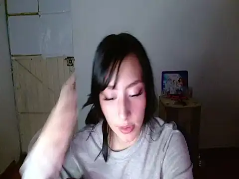 Snapshot of fresita_streamer chatting on 10-24-25, 05:37 fresita streamer online show from 10-24-25, 05:37