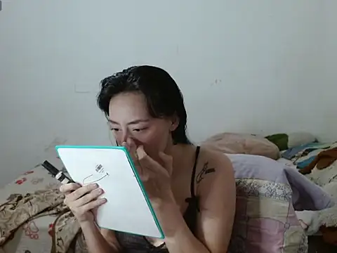 Snapshot of fresita_streamer chatting on 11-14-25, 05:06 fresita streamer online show from 11-14-25, 05:06