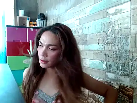 Snapshot of maldita143 chatting on 10-20-25, 03:29 maldita143 online show from 10-20-25, 03:29