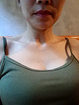 Snapshot of Bear_bear0 chatting on 10-22-25, 12:33 Bear bear0 online show from 10-22-25, 12:33