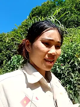 Snapshot of Bear_bear0 chatting on 10-27-25, 03:21 Bear bear0 online show from 10-27-25, 03:21