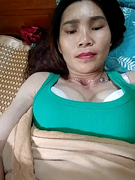 Snapshot of Bear_bear0 chatting on 11-18-25, 05:56 Bear bear0 online show from 11-18-25, 05:56