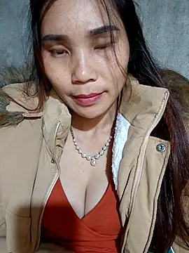 Snapshot of Bear_bear0 chatting on 11-18-25, 06:01 Bear bear0 online show from 11-18-25, 06:01