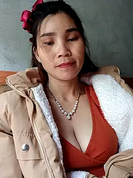 Snapshot of Bear_bear0 chatting on 11-19-25, 06:13 Bear bear0 online show from 11-19-25, 06:13