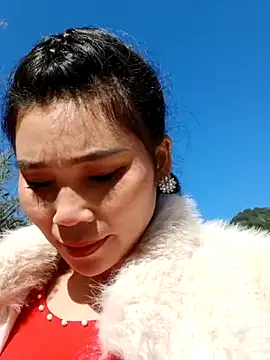 Snapshot of Bear_bear0 chatting on 11-29-25, 02:14 Bear bear0 online show from 11-29-25, 02:14