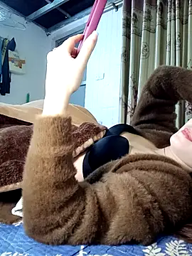 Snapshot of Family-Lovee chatting on 12-15-25, 03:44 Family-Lovee online show from 12-15-25, 03:44