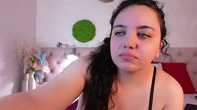 Snapshot of MoniqueJade chatting on 11-08-25, 07:45 MoniqueJade online show from 11-08-25, 07:45