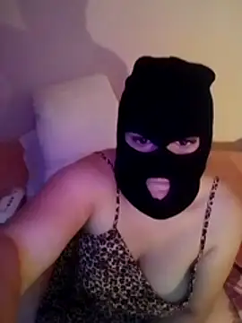 portuguesacasada online show from 11-23-25, 03:23