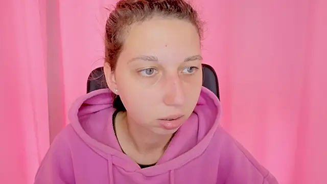 CuteEllii online show from 10-22-25, 09:31