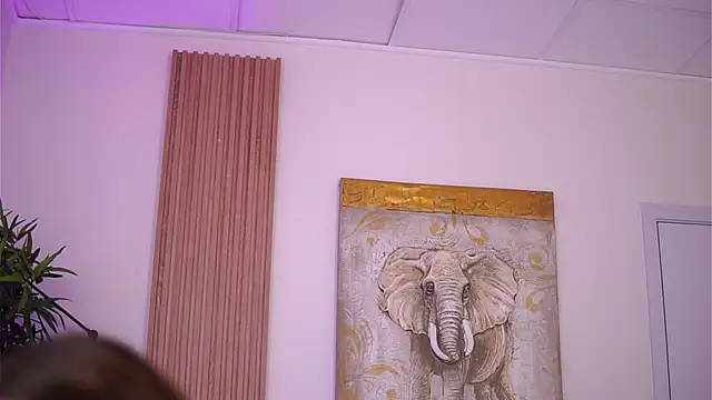 Snapshot of LaraSynn chatting on 11-16-25, 09:26 LaraSynn online show from 11-16-25, 09:26