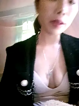 Snapshot of mekaka00 chatting on 12-23-25, 04:32 mekaka00 online show from 12-23-25, 04:32