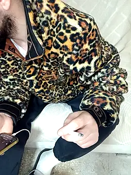 Snapshot of lazzzz09 chatting on 11-15-25, 10:15 lazzzz09 online show from 11-15-25, 10:15