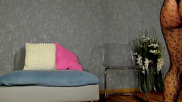 Snapshot of KarinaSparks chatting on 11-29-25, 08:34 KarinaSparks online show from 11-29-25, 08:34