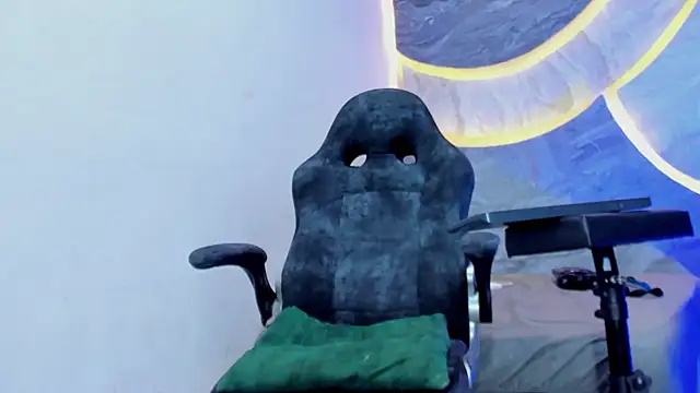 Sex Boy 33  online show from 11-04-25, 04:11