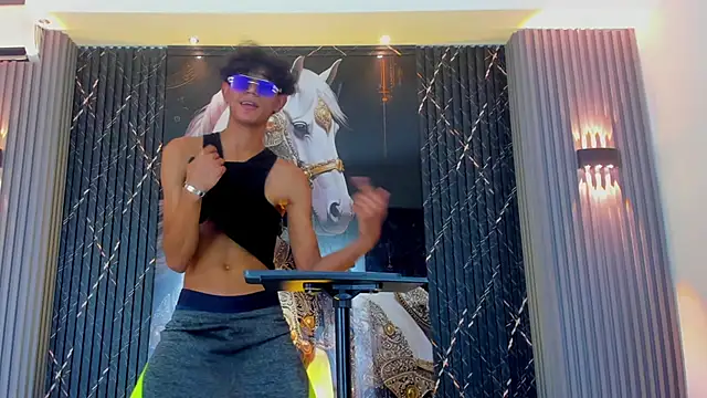 Sex Boy 33  online show from 11-07-25, 07:25