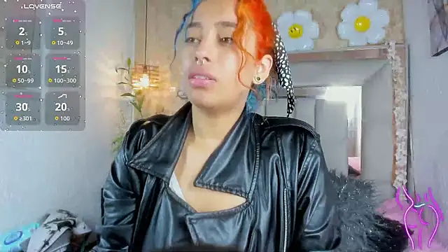 Snapshot of Cristall_ravven chatting on 12-03-25, 02:26 Cristall ravven online show from 12-03-25, 02:26