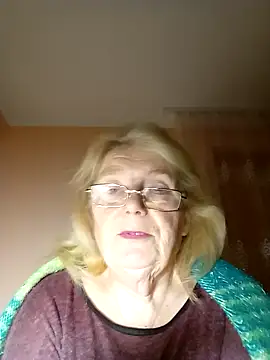 Snapshot of AmyLove353 chatting on 11-06-25, 04:02 AmyLove353 online show from 11-06-25, 04:02