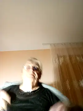 Snapshot of AmyLove353 chatting on 11-11-25, 09:15 AmyLove353 online show from 11-11-25, 09:15