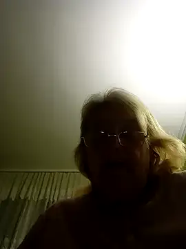 Snapshot of AmyLove353 chatting on 12-18-25, 04:07 AmyLove353 online show from 12-18-25, 04:07